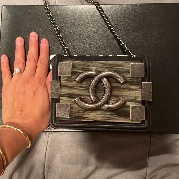 Chanel crossbody mini purse - Picture 5 of 10